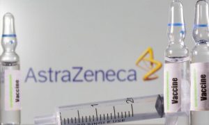 Read more about the article Επίσημο! Ούτε στην Ελλάδα το εμβόλιο AstraZeneca στους άνω των 65 ετών – Στις 12 εβδομάδες η δεύτερη δόση